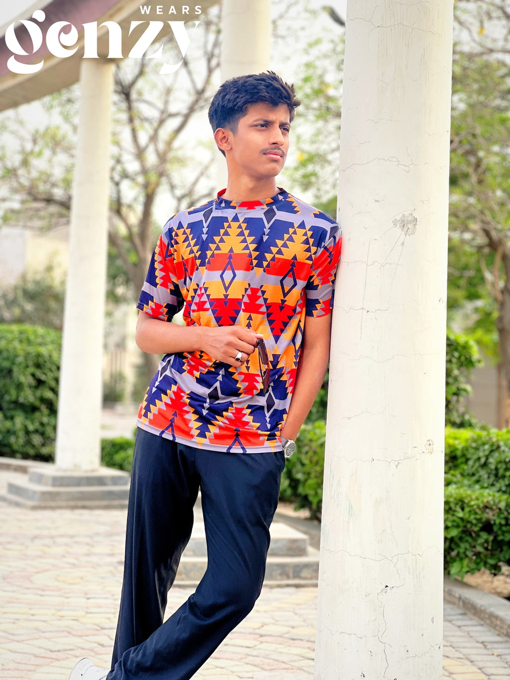 Bold Style Men’s Graphic Tee – Half Sleeve Edition